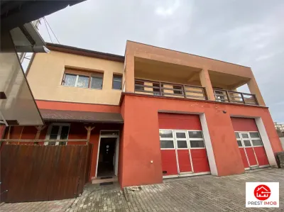 Casa cu 4 camere+spatiu comercial de vanzare in Unirii - Targu Mures