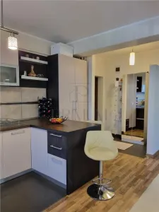 GIROC - 2 CAMERE - ETAJ INTERMEDIAR - PARCARE INCLUSA - ZONA EXCELENTA - foto 7