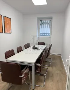 SPATIU PENTRU BIROU SAU CLINICA MEDICALA LA PALATUL FLAVIA, CENTRALA PROPRIE, ZONA EXCELENTA - Timisoara