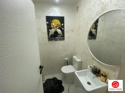 Apartament cu 3 camere de vanzare in zona centrala - foto 8