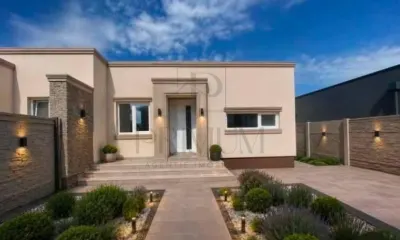 Mosnita Veche - Duplex pe parter - Compartimentare excelenta - - Mosnita Veche