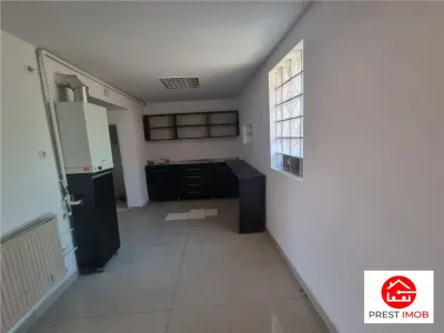 Apartament de 62 mp , parte din casa, cu intrare separata, posibil spatiu comercial, semicentral , Targu Mures - foto 5