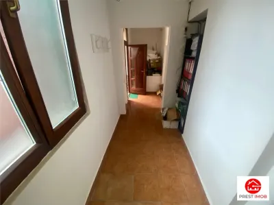 De inchiriat spatiu pentru birouri  in zona semicentrala - foto 6