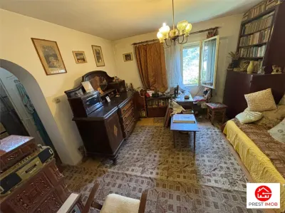 De vanzare casa in curte comuna - foto 2