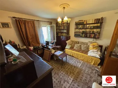 De vanzare casa in curte comuna - foto 4