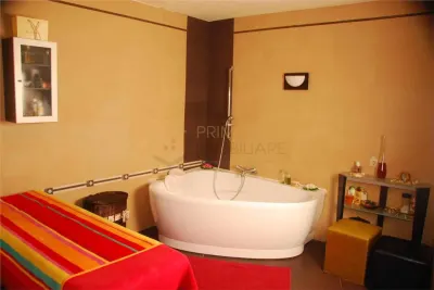 GIROC - Casa individuala spatioasa - Garaj - Demisol - Jacuzzi - foto 7