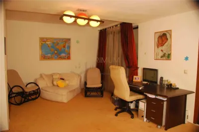 GIROC - Casa individuala spatioasa - Garaj - Demisol - Jacuzzi - foto 8
