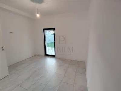 Duplex pe plan - teren generos - zona aproape de toate magazinele - foto 5