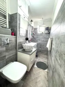 CETATII - ETAJ 1 - RENOVAT - 3 camere - centrala proprie - clima - BOXA - foto 7
