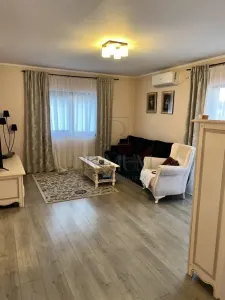 GIROC - 3 Camere - Etaj 1 - Pod cu intrare din apartament - Giroc