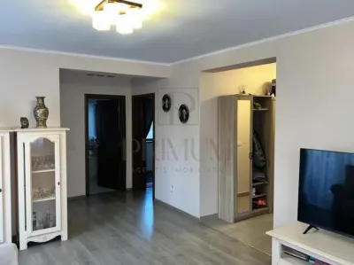GIROC - 3 Camere - Etaj 1 - Pod cu intrare din apartament - foto 3