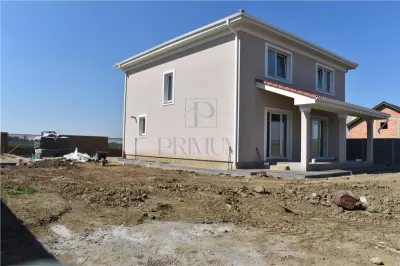 Casa individuala - zona foarte buna- proiect deosebit - posibilitate alegere finisaje  - aspect modern - camere - garaj foarte mari - garaj - Mosnita Noua
