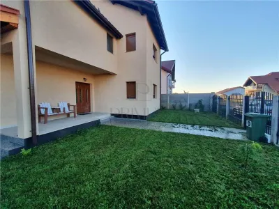 Casa individuala - zona foarte buna - suprafata mare - proiect deosebit - multiple imbunatatiri - Mosnita Noua