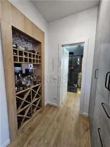 Casa individuala - zona foarte buna - suprafata mare - proiect deosebit - multiple imbunatatiri - foto 12