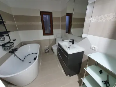Casa individuala - zona foarte buna - suprafata mare - proiect deosebit - multiple imbunatatiri - foto 9