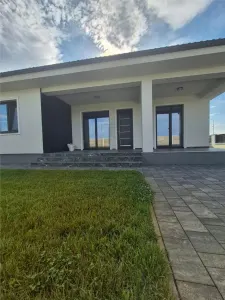 Casa individuala superba - zona linistita - bucatarie inchisa-  finisaje premium - foto 6