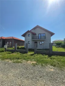 Casa Individuala - intabulata - la gri - zona foarte buna - Mosnita Noua