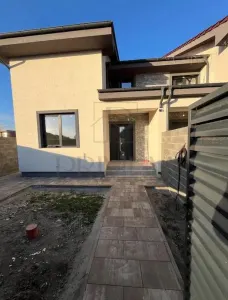 Duplex superb - bucatarie inchisa - dormitor la parter - Mosnita Veche