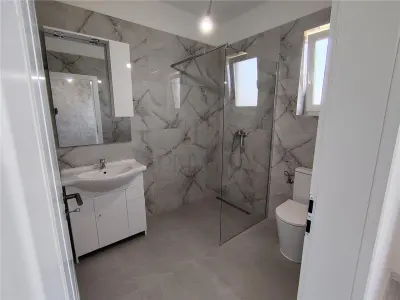 CASA INDIVIDUALA - GATA DE MUTAT - ZONA POPULATA - foto 13