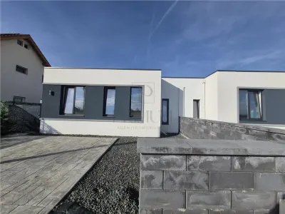 Duplex modern - zona foarte buna - interior spatios - departit prin camera tehnica - finisaje superbe - Mosnita Noua