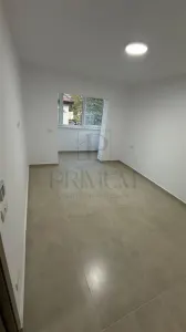 COMPLEX - 4 CAM - DECOM. - ETAJ 1 - CENTRALA PRORPIE - BOXA - 2 BAI - RENOVAT - foto 2