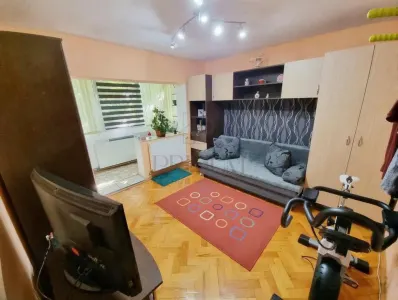 Aradului - 3 Cam - Decomandat - Boxa - Centrala Proprie - Bloc Anvelopat - ZONA LINISTITA - Timisoara