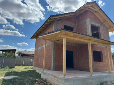 Casa individuala - zona excelenta - toate utilitatile - posibilitate de cumparare la cheie sau la rosu - foto 3