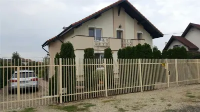 Casa individuala - 5 camere - dormitor la parter - 792 mp teren - Mosnita Noua