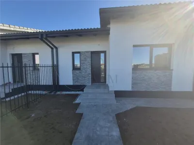 Duplex pe parter - zona buna - posibilitate alegere finisaje - bucatarie inchisa - Mosnita Noua