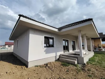 Casa individuala - teren 640 mp - zona linistita - Mosnita Noua