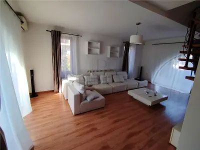 Casa individuala - 6 camere - locatie excelenta - 220 mp utili - garaj - Mosnita Noua