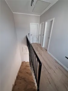 Duplex separat prin camera tehnica - toate utilitatile - suprafete generoase - foto 4