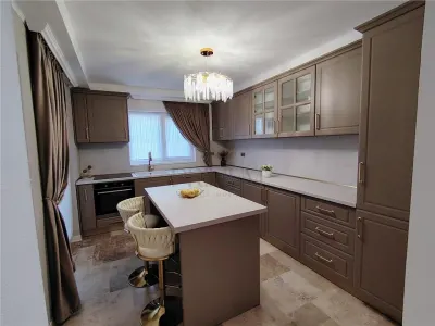 Duplex separat  prin carport - Panouri  - Asfalt - Mobilat lux - foto 4
