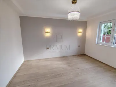 Duplex separat  prin carport - Panouri  - Asfalt - Mobilat lux - foto 8