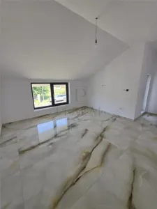GIROC - CASA INDIVIDUALA - GARAJ - TOATE UTILITATILE - ZONA EXCELENTA - TOATE UTILITATILE - foto 11
