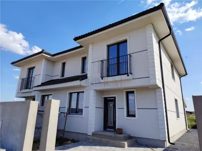 Duplex 5 camere - curte amenajata - zona linistita. - Mosnita Noua