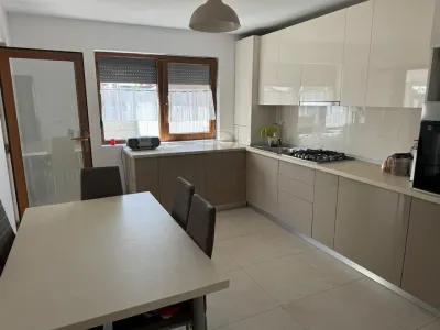 Duplex superb - mobilat - utilat - toate utilitatile - carport. - Mosnita Noua