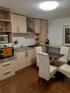 COMPLEX - 2 Camere - Centrala proprie - Boxa - Bloc izolat - Renovat complet - foto 1