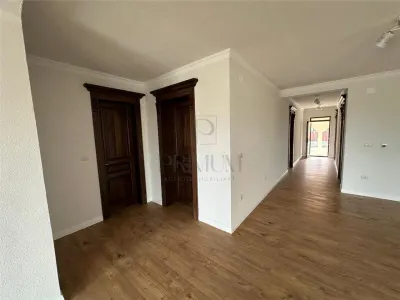 Casa individuala - zona excelenta - gata de mutat - finisaje TOP - foto 4