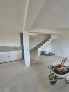 Duplex spatios - zona foarte buna - 5 camere - teren mare - foto 8