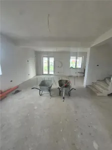 Duplex spatios - zona foarte buna - 5 camere - teren mare - foto 9