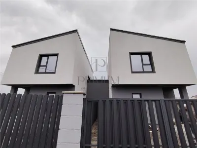Duplex despartit - finisaje moderne - zona buna - Mosnita Noua