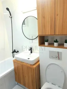 CIRCUMVALATIUNII - LIFT - 3 CAMERE - RENOVAT - DRESSING - CENTRALA PROPRIE - CLIMA - BOXA - foto 9