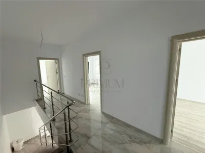 Duplex cu 5 camere - zona centrala - la cheie - foto 5