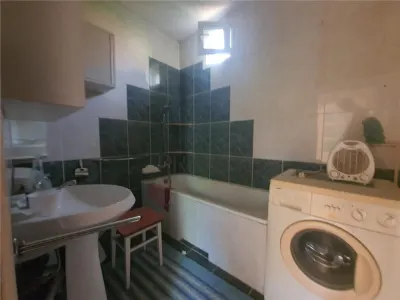 CIARDA ROSIE, CASA 3 CAMERE CURTE CU GRADINA, GARAJ - Timisoara