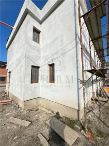 Sacalaz - Zona excelenta - Duplex spatios - 5 camere - P+1 - Locuri de parcare in curte - Dormitor matrimonial cu baie si dressing - foto 5