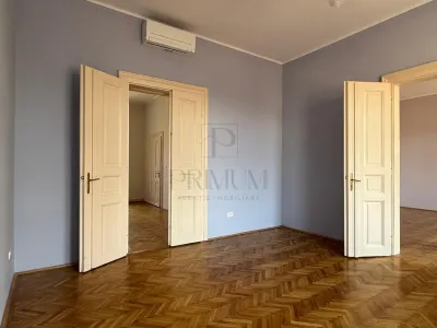 SINAIA - ISTORIC - 5 CAMERE - DECOMANDAT - 2 BAI - CENTRALA PROPRIE - CLIMA - RENOVAT - foto 6