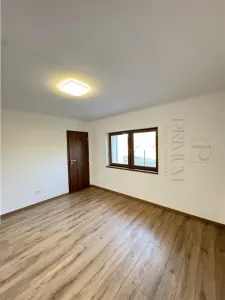 CHISODA - CASA INDIVIDUALA - GARAJ - ZONA LINISTITA - SPATIOASA - foto 3