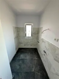 Sacalaz- despartit prin camera tehnica- incalzire in pardoseala- finisaje la alegere - foto 10