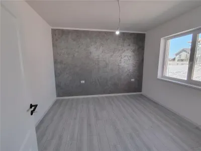 INDIVIDUALA LA CHEIE - TOATE UTILITATILE - ZONA POPULATA - foto 6